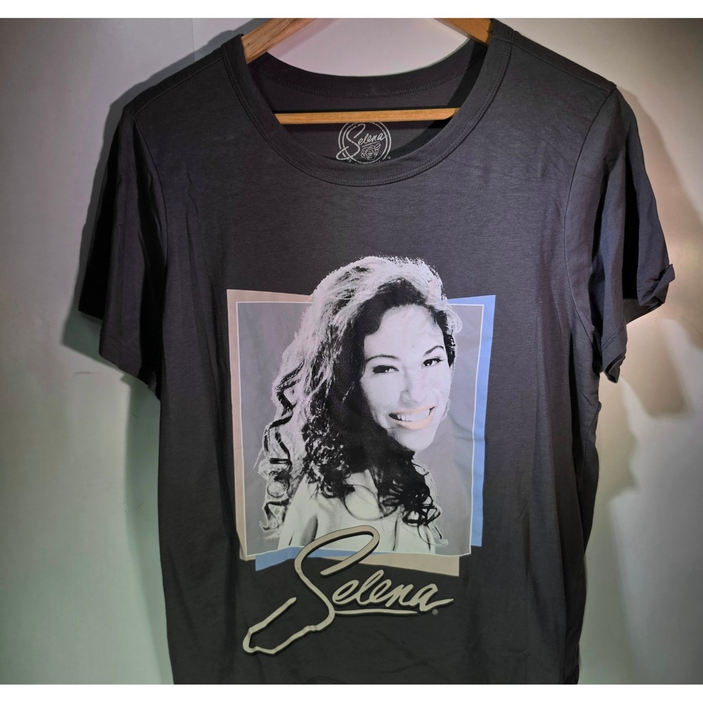 Selena Quintanilla Graphic T Shirt Womens XL Gray Photo Print Short Sleeve Tee
